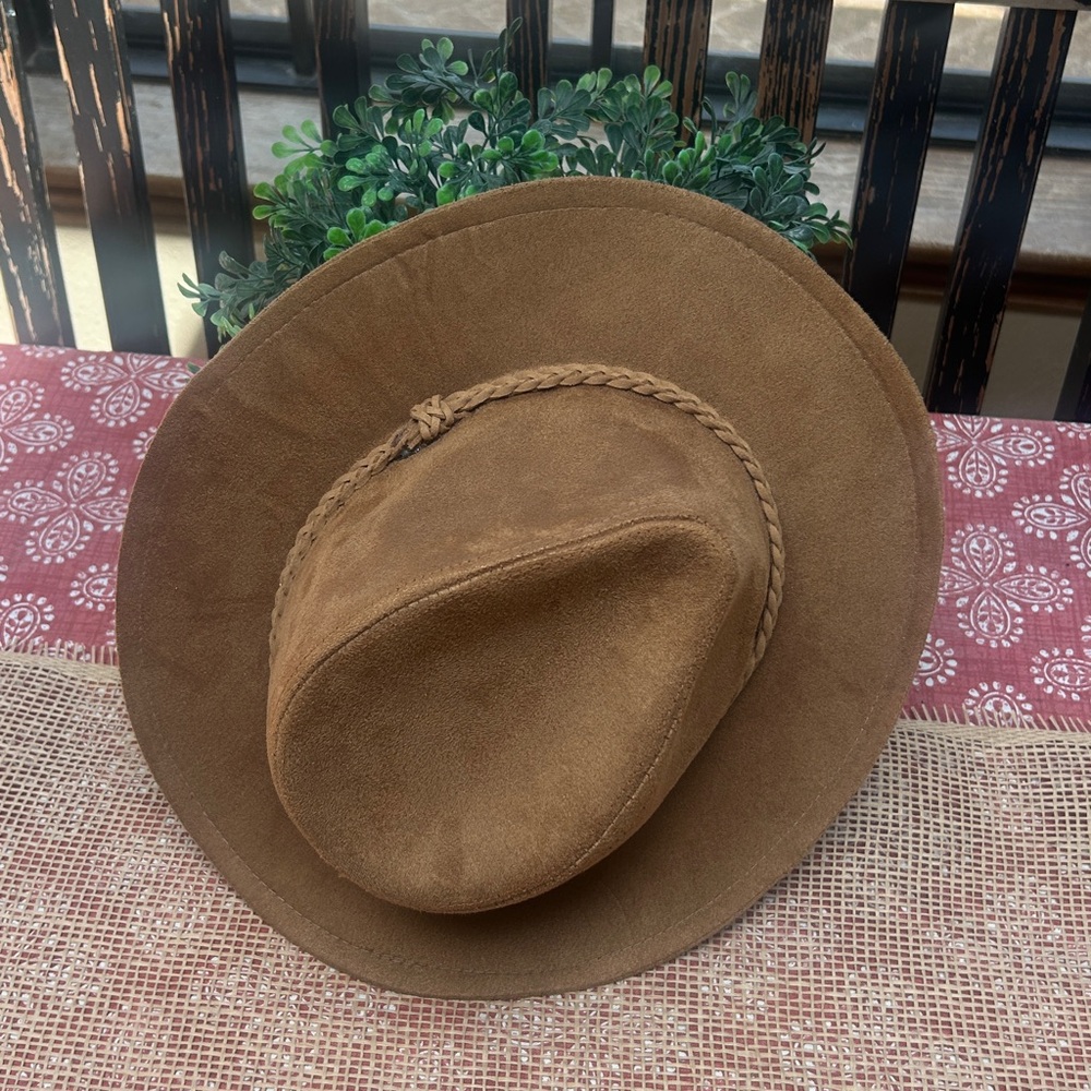 Women’s Faux Suede Hat